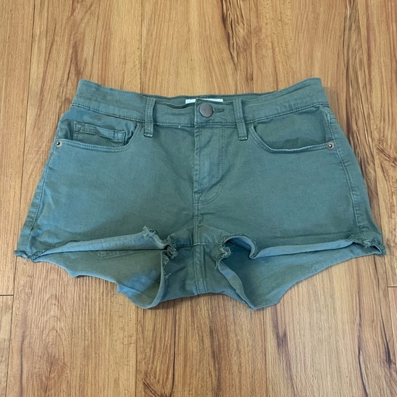 FRAME Denim Le Cutoff Raw Hem Platoon Shorts - Picture 3 of 11
